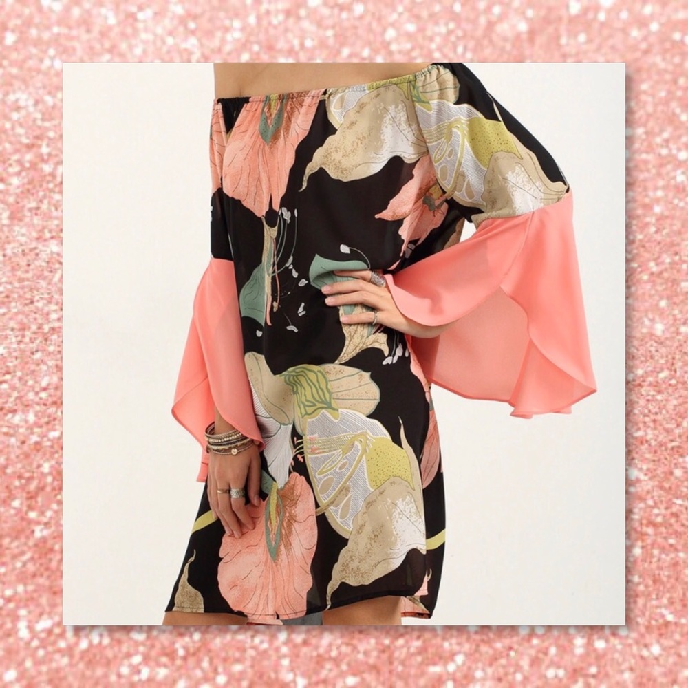 2 LEFT 5⭐️🆕 New Floral Bell Sleeve Chiffon Sleeve